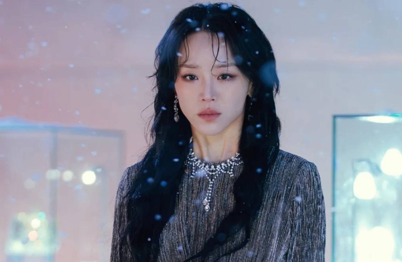 Shin Hye-sun as Sarah in The Art of Sarah